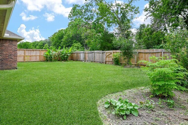 Building Photo - 2318 Appian Way