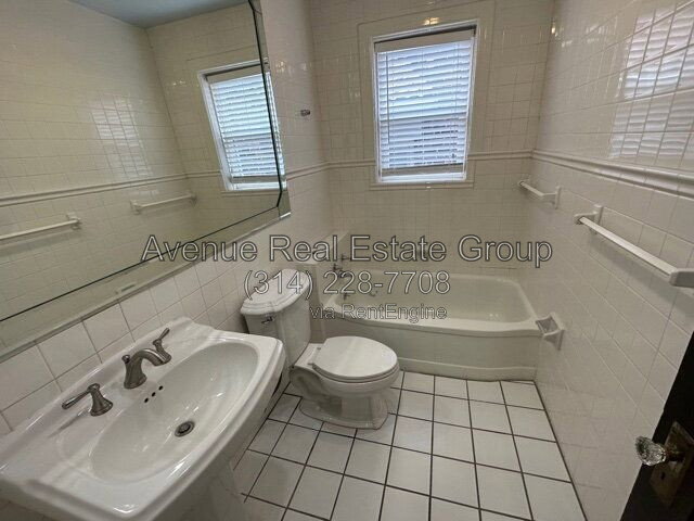 Building Photo - 6325 Southwood Ave