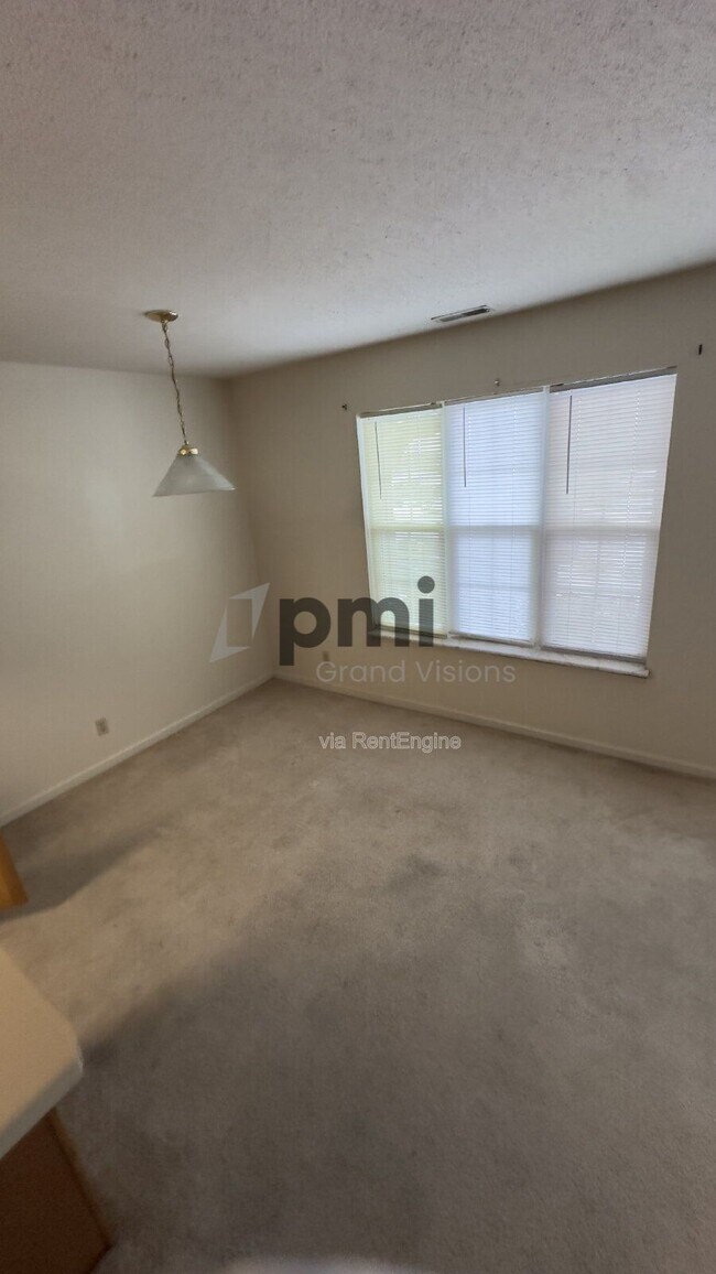 Building Photo - 1306 Arthur Ave