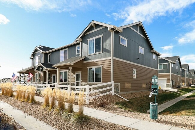 Building Photo - New Townhome in Downtown Johnstown