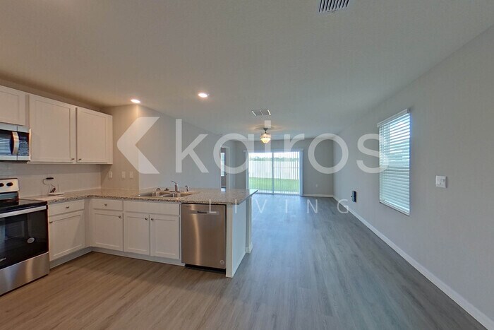 Building Photo - 8657 SW 43rd Ter