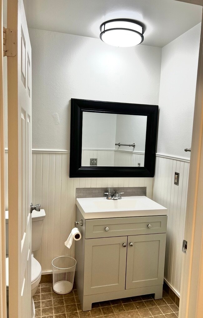 Building Photo - 176 Hackensack St