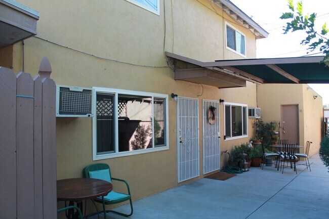 Primary Photo - 925a N Cordova St
