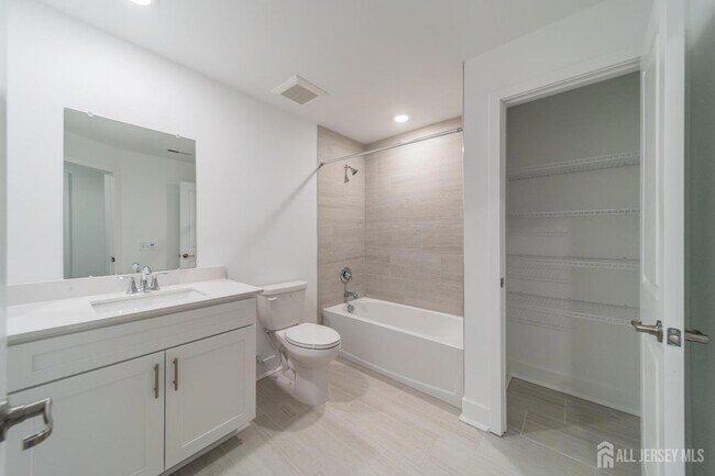 Building Photo - 135 Stoutsburg Blvd