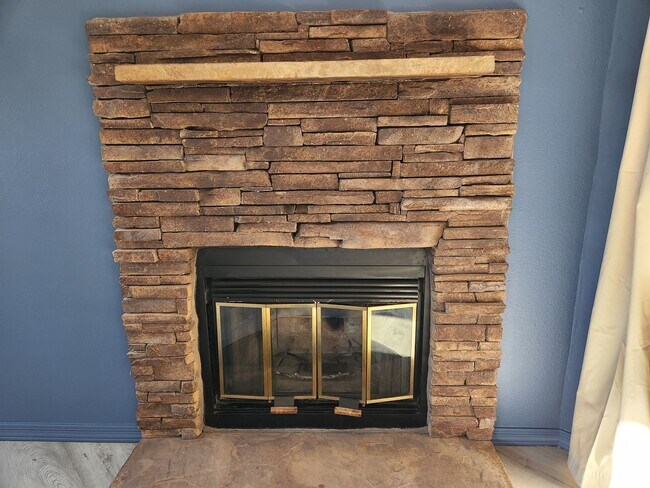 Building Photo - Beautifully updated 2 bed / 2 bath at 4 Seasons North