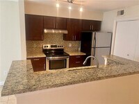 Building Photo - 777 Riverside Dr