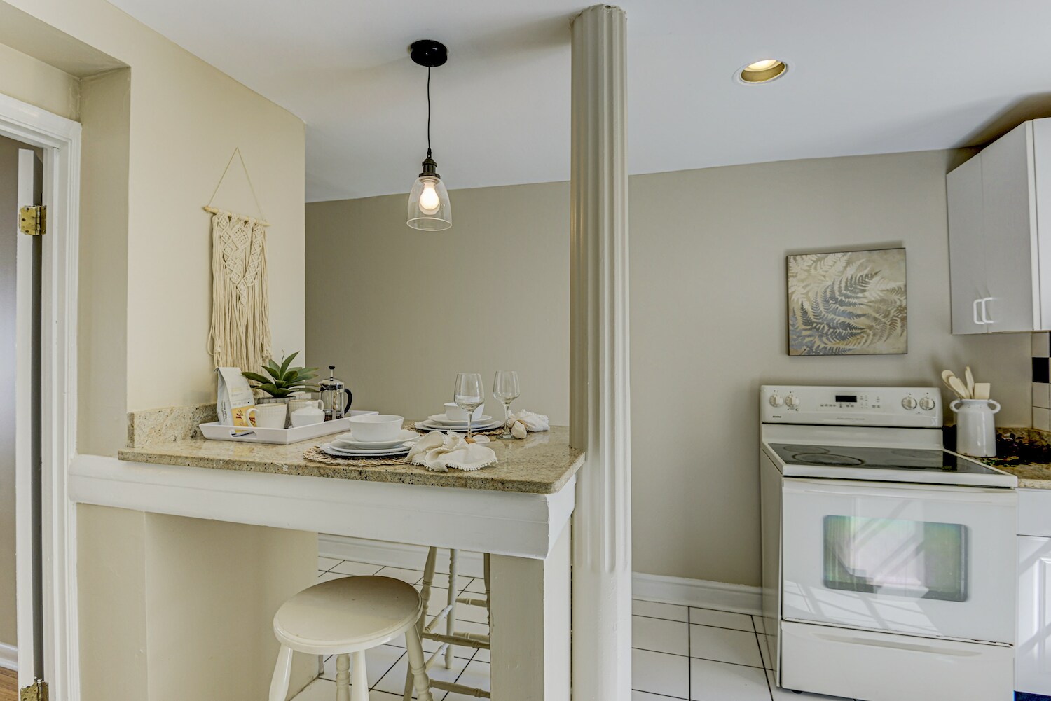 Building Photo - 1736 Light St