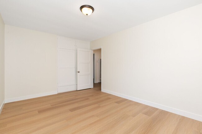 Building Photo - 709 S Ross St