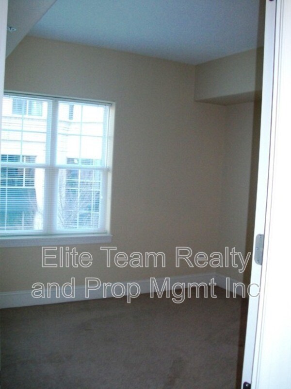 Building Photo - 4625 Piedmont Row Dr
