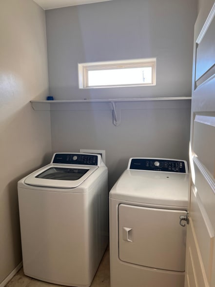 Building Photo - 6183 S Water Fountain Dr