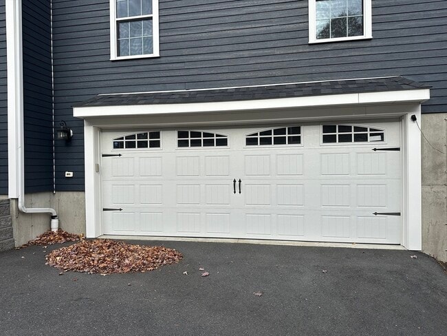 Building Photo - 53 Old Mystic St