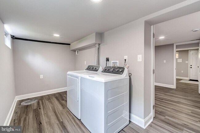 Building Photo - 1902 Good Hope Ct SE