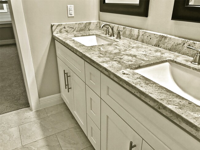 Building Photo - 709 Link Rd