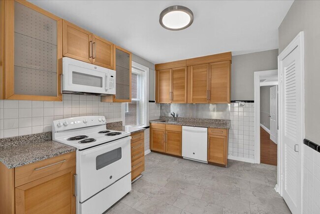 Building Photo - 5252 Bancroft Ave