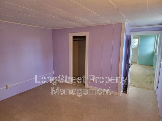 Building Photo - 218 NW 21st St