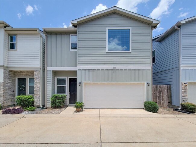 Primary Photo - 1815 Crestdale Dr