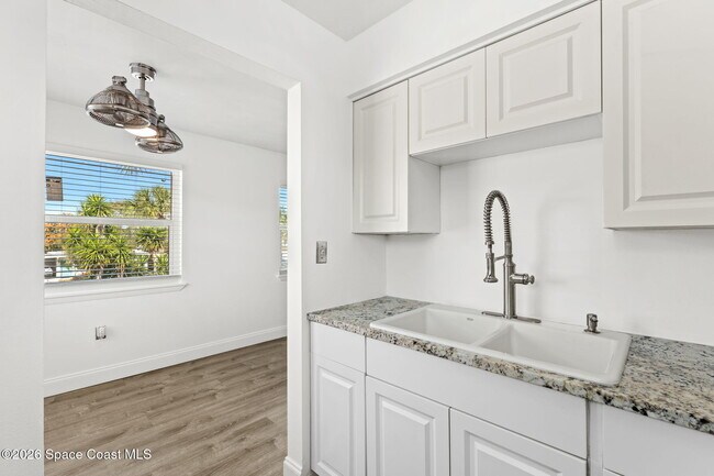 Building Photo - 411 Madison Ave