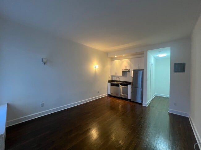 Primary Photo - 163 E 87th St