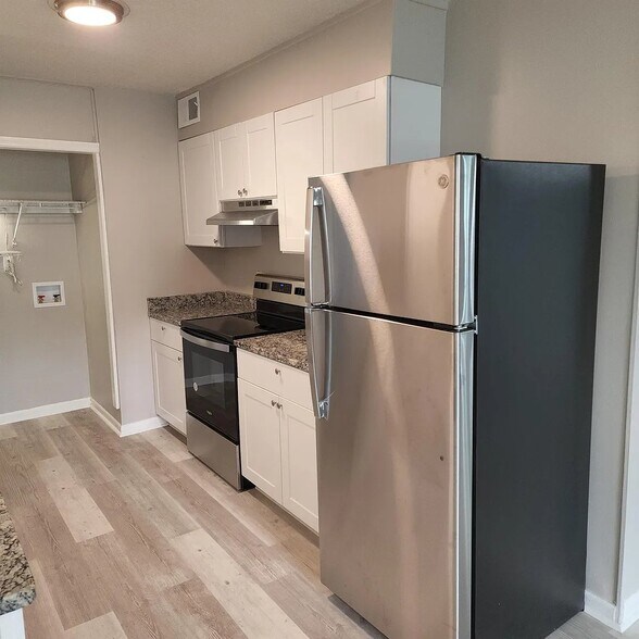 Building Photo - 211 Kirkland Pl