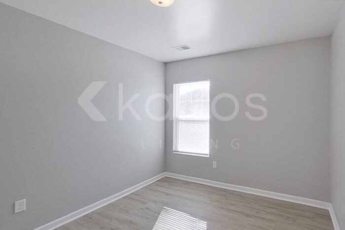 Building Photo - 102 Amber Mill Cir