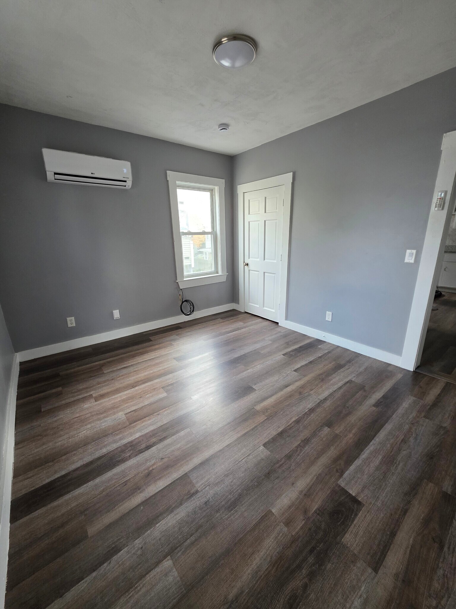 Living room - 161 4th St