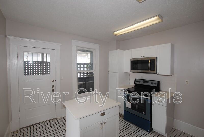 Building Photo - 1525 Osceola St