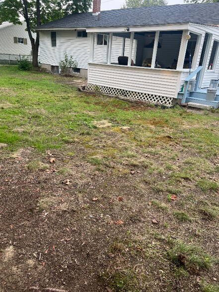 Building Photo - 240 Greenaway Dr