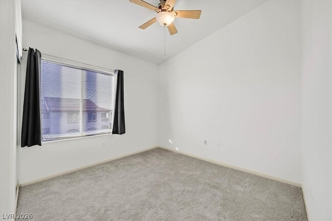 Building Photo - 2305 W Horizon Ridge Pkwy