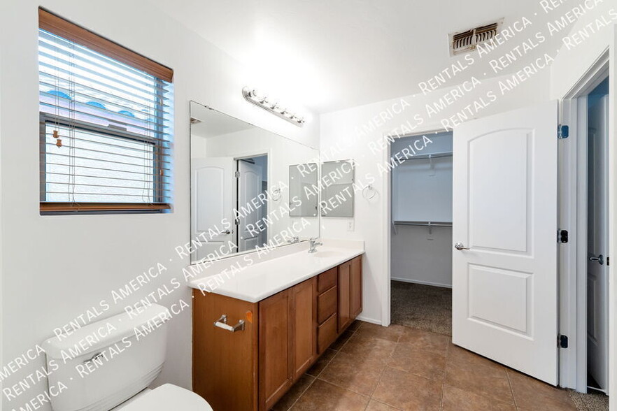 Building Photo - 14374 S Camino El Galan