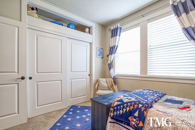 Building Photo - Spacious 4 BD Home with Private Backyard & Community Amenities!