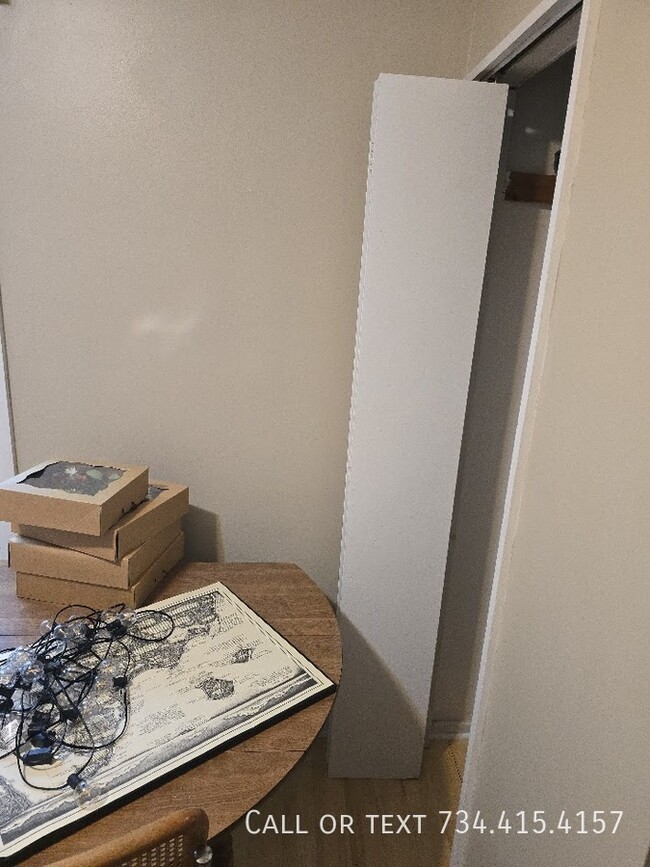 Building Photo - 110 E Summit St