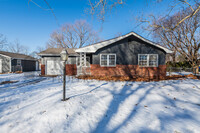 Building Photo - 1024 W Lockwood St