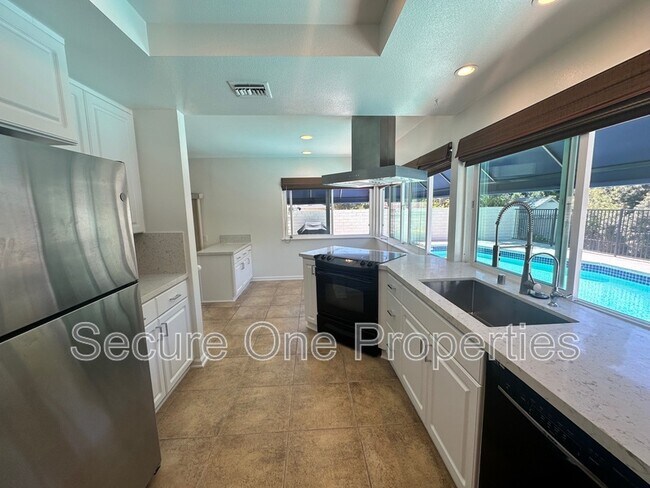 Building Photo - 288 W Siesta Ave