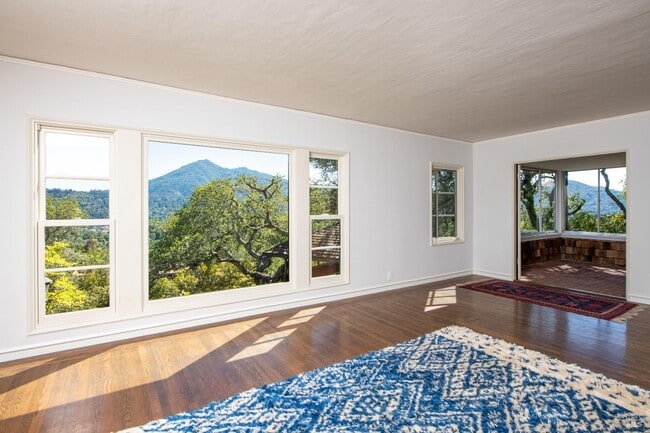 Building Photo - 20 Vista Dr