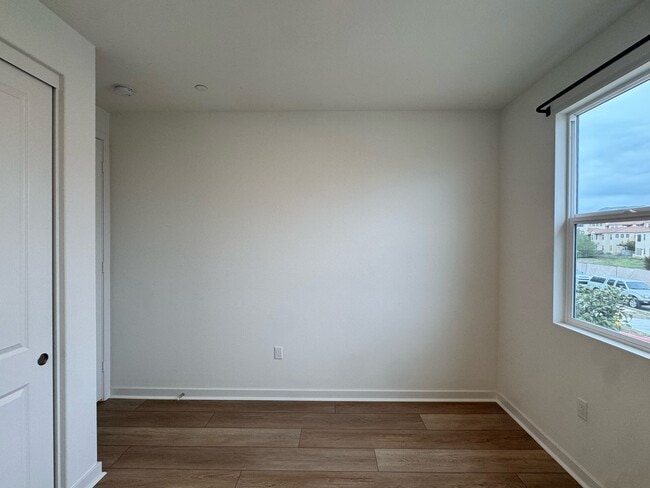 Building Photo - 303 Capistrano Dr