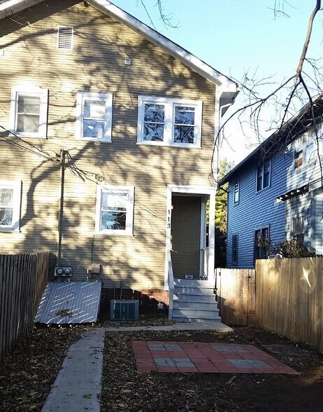 Building Photo - 113 W North Broadway St