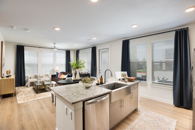Building Photo - Your Dream Apartment Comes with 6 Weeks Free!