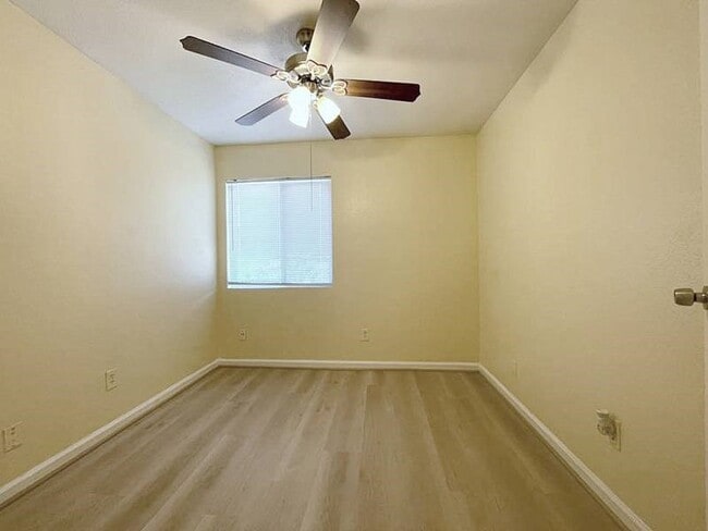 Building Photo - 752 Memorial Mews St