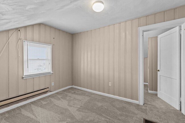 Building Photo - 1628 Bradford Terrace