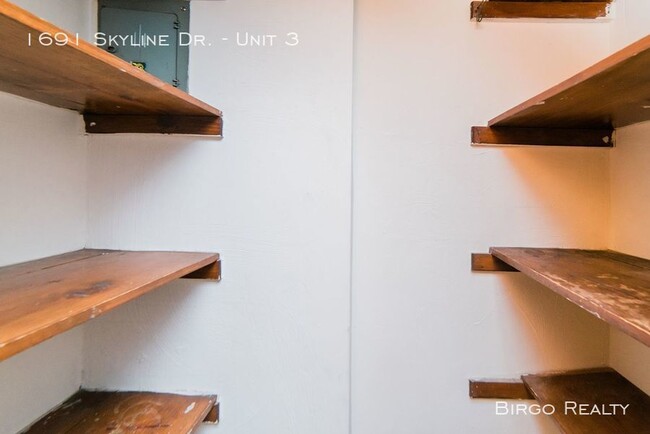 Building Photo - 1691 Skyline Dr