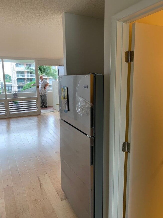 Building Photo - Makiki Condo with Utilities Included in Rent