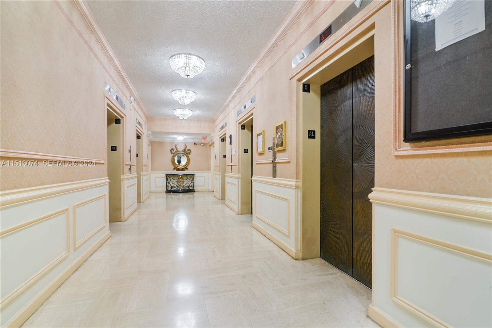 Building Photo - 2500 Parkview Dr