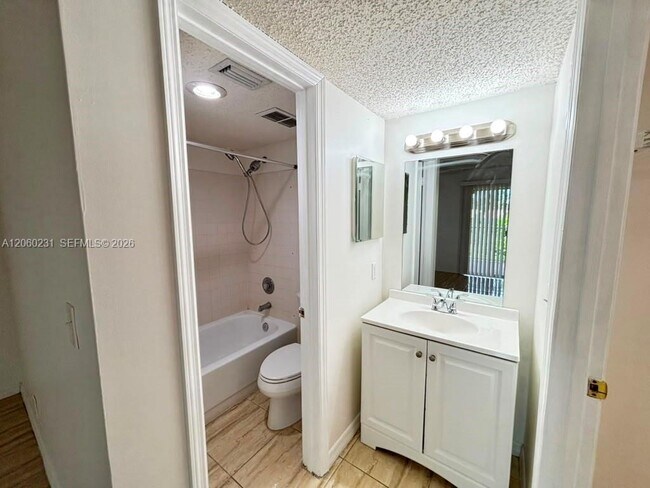 Building Photo - 6292 La Costa Dr