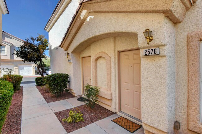Building Photo - 2576 Velez Valley Way