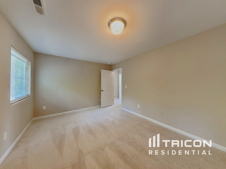 Building Photo - 3917 Shepway Loop