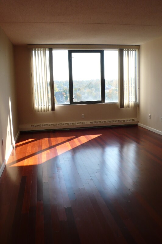 Building Photo - 4 Martine Ave