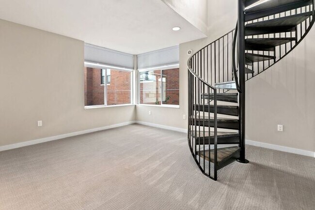 Building Photo - Trendy West Seattle Townhome w/Air Conditioning and Rooftop Deck