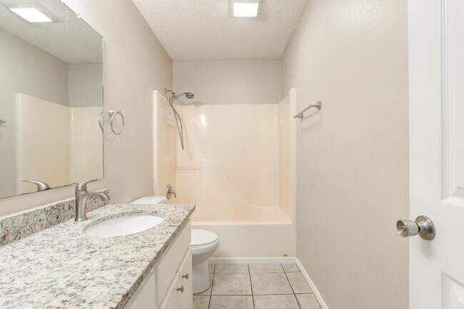 Building Photo - 6113 6th St