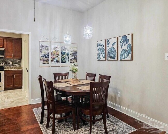 Building Photo - 8881 Bellawood Cir