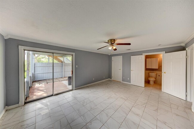 Building Photo - 263 E Castle Harbour Dr